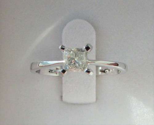 **BARGAIN BUY** PRINCESS CUT [0.430ct] DIAMOND SOLITAIRE RING [WHITE GOLD] - BUY SAFE