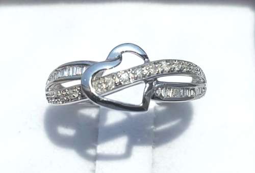 **ULTRA SPARKLY | R25412** HEART DESIGN | 0.300ct | DIAMOND RING | WHITE GOLD - BUY SAFE