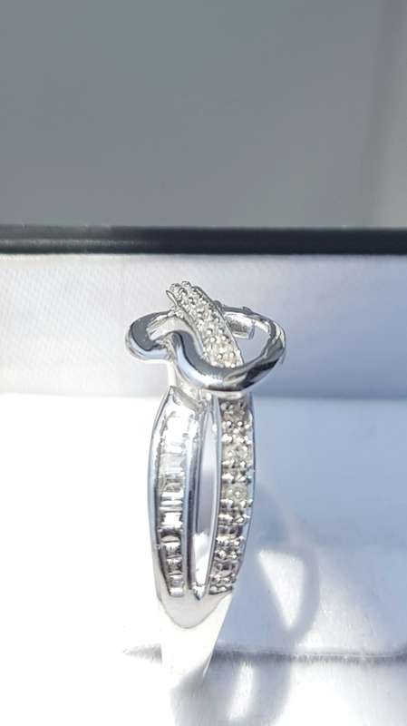 **ULTRA SPARKLY | R25412** HEART DESIGN | 0.300ct | DIAMOND RING | WHITE GOLD - BUY SAFE