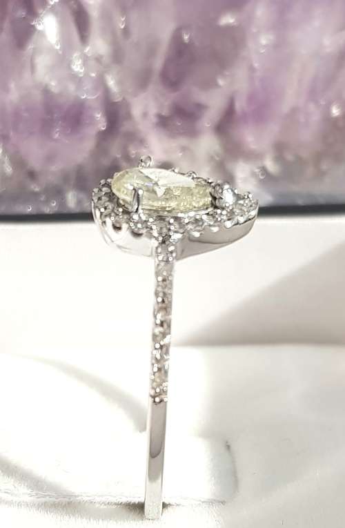 **BARGAIN BUY** FIERY PEAR CUT CENTRE | 0.750ct | DIAMOND RING | WHITE GOLD - BUY SAFE