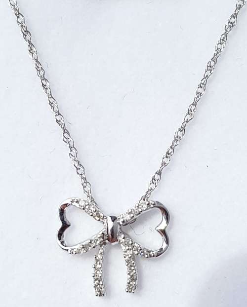 **GORGEOUS | R18736** BOW PENDANT | 0.150ct | ROUND CUT | WHITE GOLD + OPTIONAL CHAIN - BUY SAFE