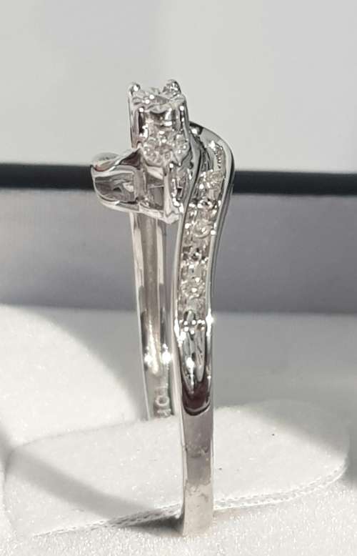 **TRILOGY DESIGN | R19639** ROUND CUT | 0.150ct | DIAMOND RING | WHITE GOLD - BUY SAFE