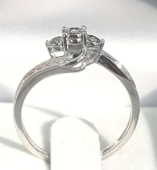 **TRILOGY DESIGN | R19639** ROUND CUT | 0.150ct | DIAMOND RING | WHITE GOLD - BUY SAFE