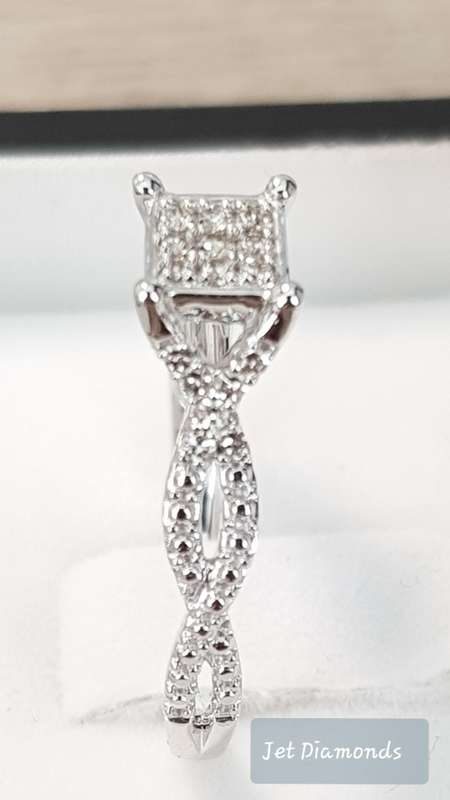 **TWIST DESIGN | R20639** DESIGNER | 0.225ct | CLUSTER ROUND CUT DIAMOND RING |WHITE GOLD - BUY SAFE