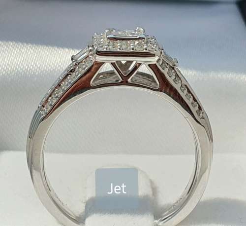 **GORGEOUS RING | R42632** ROUND / PRINCESS CUT | 0.775ct | DIAMOND RING | WHITE GOLD - BUY SAFE