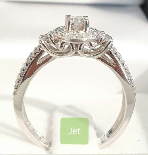 **DESIGNER PIECE | R36451** HALO EFFECT | ROUND CUT | 0.700ct | DIAMOND RING | WHITE GOLD - BUY SAFE