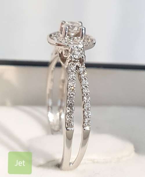**DESIGNER PIECE | R36451** HALO EFFECT | ROUND CUT | 0.700ct | DIAMOND RING | WHITE GOLD - BUY SAFE