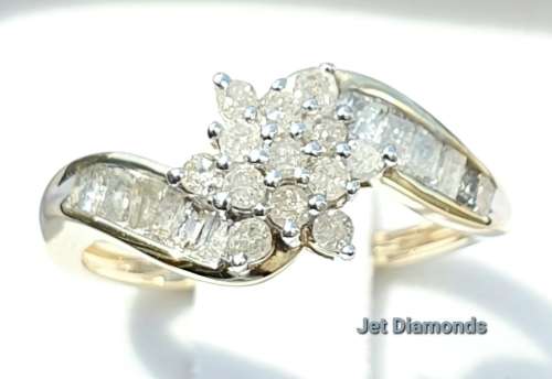 **SWIRL DESIGN | R31632** ROUND / BAGUETTE CUT | 0.800ct | DIAMOND RING | YELLOW GOLD - BUY SAFE