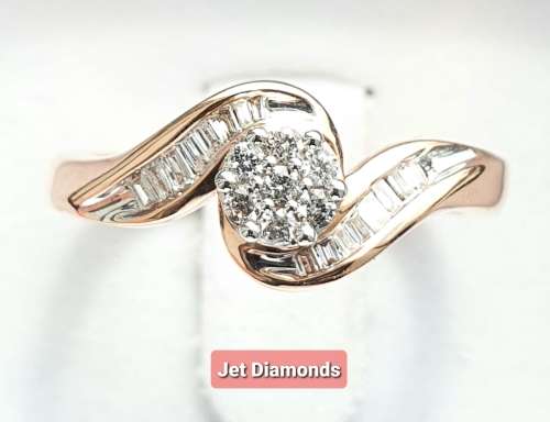 **SWIRL DESIGN | R29751** ROUND / BAGUETTE CUT | 0.400ct | DIAMOND RING | ROSE GOLD - BUY SAFE