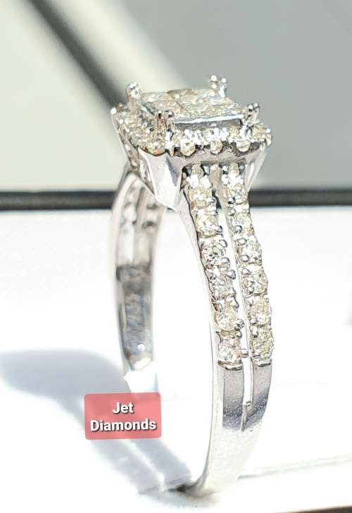 **PRINCESS DESIGNER | R41152** DIAMOND RING | 0.750ct | INVISIBLE SETTING | WHITE GOLD - BUY SAFE
