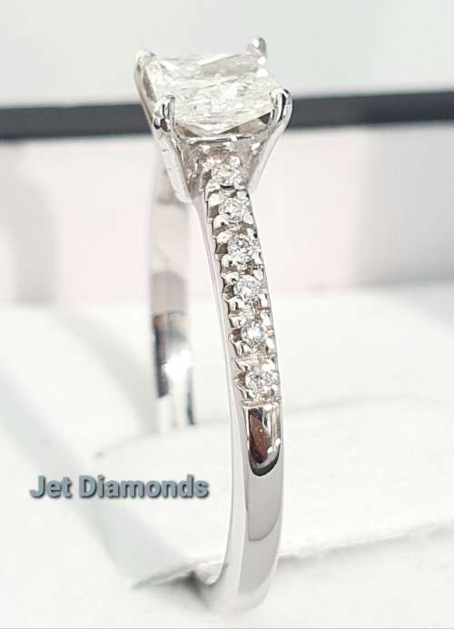 **CERTIFIED | R55362** PRINCESS CUT | 0.673ct | DESIGNER DIAMOND RING | 18KT WHITE GOLD - BUY SAFE