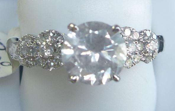 **BARGAIN [R42521]** GREAT VALUE [1.720ct] DIAMOND [1.220ct CENTRE] RING [3.601g] WHITE GOLD