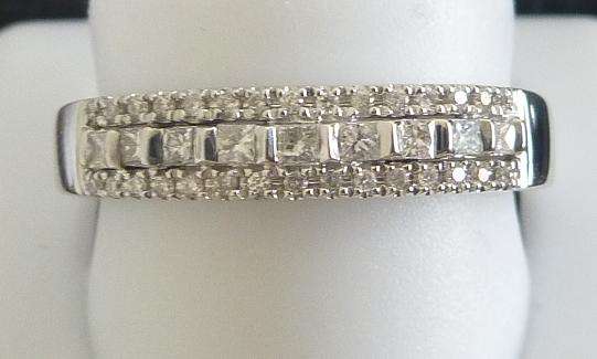 **STUNNING [R25862]** PRINCESS CUT [H / SI1] DIAMOND [0.400ct] BAND [3.856g] WHITE GOLD - BUY SAFE