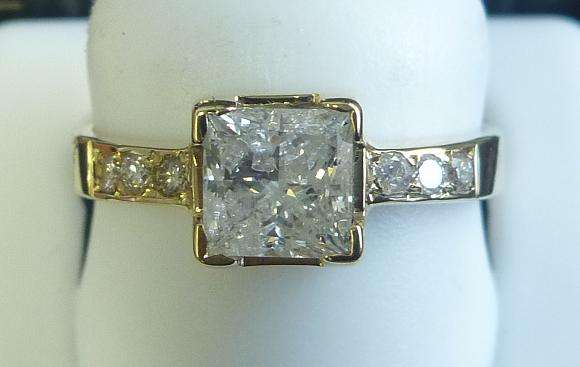 **CERTIFIED [R42621]** BARGAIN [1.012ct CENTRE] NATURAL DIAMOND RING [2.575g] YELLOW GOLD - BUY SAFE