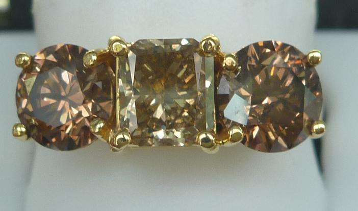 **WOW [2.280ct]** TRILOGY RADIANT / ROUND DIAMOND RING [R64231] YELLOW GOLD - BUY SAFE