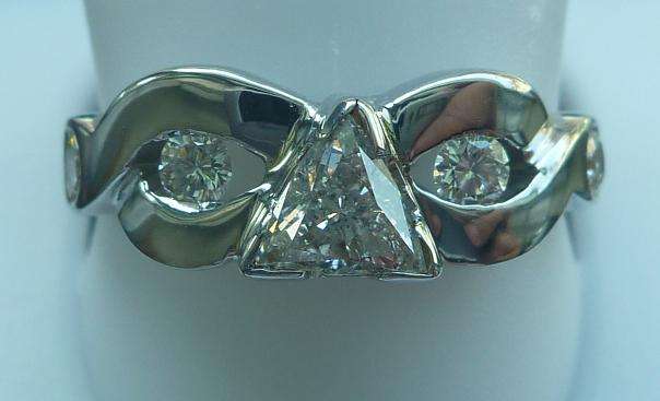 **INFINITY [R31852]** GORGEOUS TRILLIANT / ROUND CUT [0.650ct] DIAMOND RING [18KT] WG - BUY SAFE