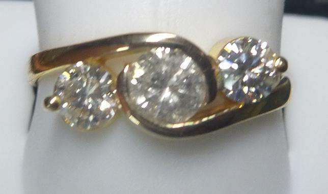 **3 DIAMOND [R30495]** MODERN SYLE [0.750ct] NATURAL ROUND DIAMONDS [YELLOW GOLD] - BUY SAFE
