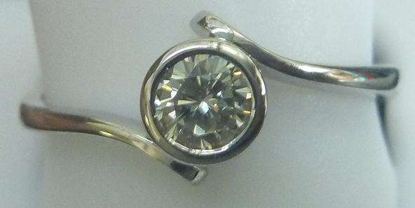 **BARGAIN [R21224]** MODERN [VVS2] SOLITAIRE [0.310ct] DIAMOND RING [WHITE GOLD] - BUY SAFE