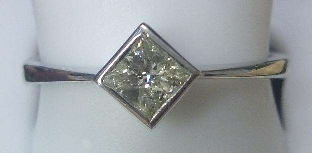 **CRAZY SPARKLE [R20432]** PRINCESS CUT [SI1] DIAMOND [0.350ct] RING [WHITE GOLD] - BUY SAFE