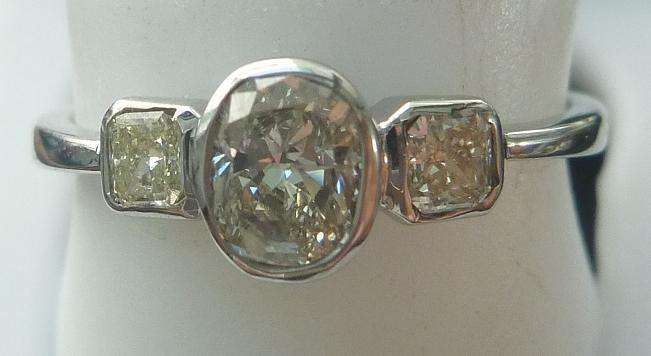 **WOW [R38257]** FANCY DIAMOND COLLECTION [0.700ct] RADIANT / OVAL RING [WHITE GOLD] - BUY SAFE