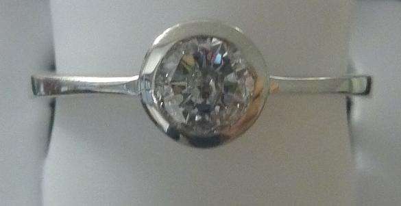 **TUBE DESIGN [R25208]** ROUND CUT [0.580ct] SOLITAIRE DIAMOND RING [WHITE GOLD] - BUY SAFE