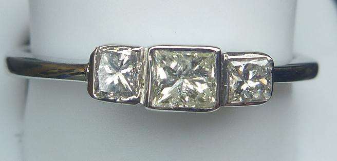 **TRILOGY DESIGN [R23211]** 3 PRINCESS CUT [0.500ct] DIAMOND RING [WHITE GOLD] - BUY SAFE