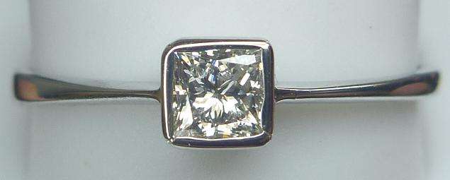 **CRAZY SPARKLE [R19433]** PRINCESS CUT [VS2] DIAMOND [0.310ct] RING [WHITE GOLD] - BUY SAFE