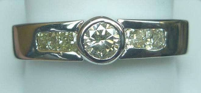 **WOW [R36257]** FANCY DIAMOND COLLECTION [0.715ct] ROUND / RADIANT CUT RING [WHITE GOLD] - BUY SAFE