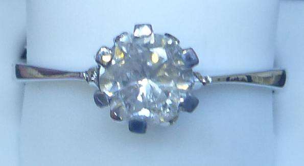 **CERTIFIED [R40059]** SPARKLING [0.766ct] DESIGNER RING [WHITE GOLD] - BUY SAFE