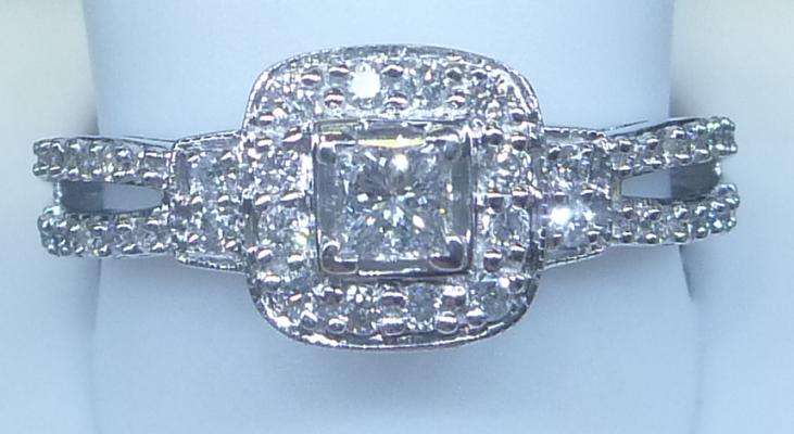 **SUPERB VALUE [R31262]** DESIGNER [0.650ct] DIAMOND RING [3.011g] WHITE GOLD - BUY SAFE