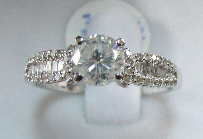 **CERTIFIED [R47859]** OVAL CUT [1.046ct] DESIGNER [0.646ct CENTRE] RING [14KT WHITE GOLD] -BUY SAFE