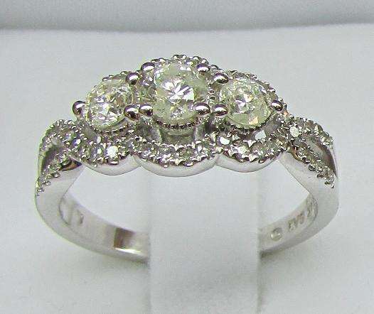 **WOW [R47857]** STUNNING [1.00ct] DIAMOND RING [4.010g] WHITE GOLD - BUY SAFE