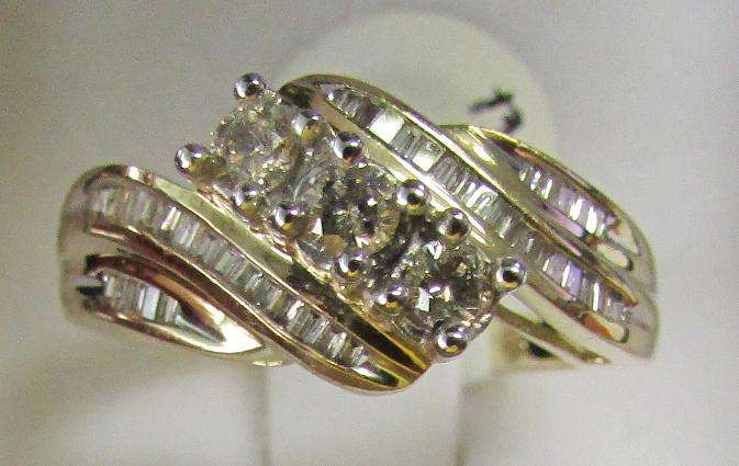 **PURE CRAFTMANSHIP [R51285]** BAGUETTE STYLE [1.00ct] DIAMOND RING [3.278g] YELLOW GOLD - BUY SAFE