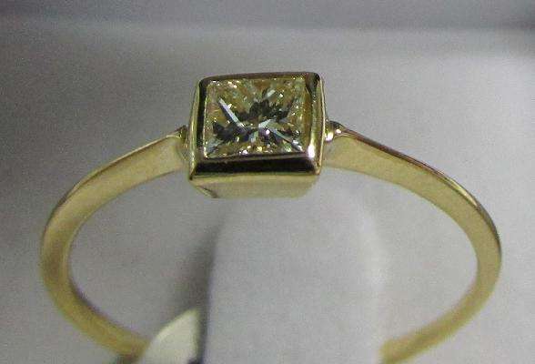 **GREAT VALUE [R21203]** DESIGNER [SI1] PRINCESS CUT DIAMOND [0.295ct] RING [YELLOW GOLD] - BUY SAFE
