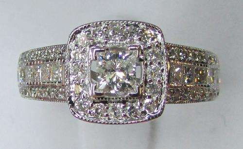 **PRESTIGIOUS [R47254]** HIGH QUALITY [1.050ct] DIAMOND RING [4.510g] WHITE GOLD - BUY SAFE