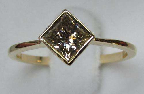 **CRAZY DEAL [R30579]** DESIGNER PRINCESS CUT DIAMOND [0.650ct] RING [YELLOW GOLD] - BUY SAFE