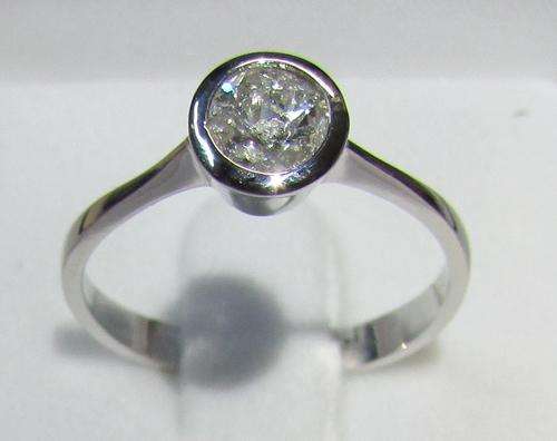 **TUBE DESIGN [R20528]** ROUND CUT [0.565ct] SOLITAIRE DIAMOND RING [WHITE GOLD] - BUY SAFE