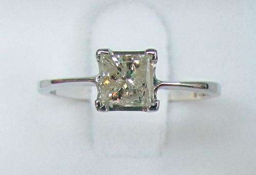 **CRAZY DEAL [R22579]** DESIGNER PRINCESS CUT DIAMOND [0.890ct] RING [WHITE GOLD] - BUY SAFE