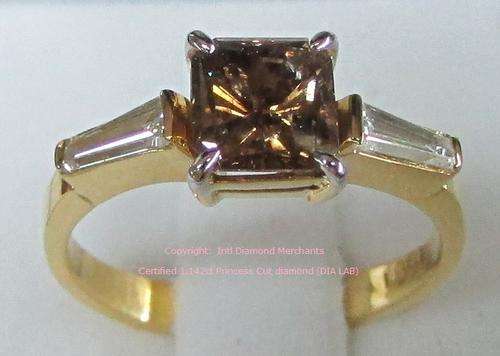 **CERTIFIED [R51018]** HUGE DESIGNER [1.442CT] PRINCESS / BAGUETTE RING [18kt YELLOW GOLD] -BUY SAFE