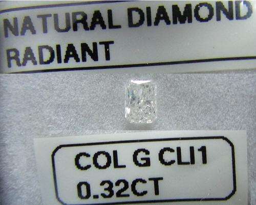 **NATURAL DIAMOND** SPARKLING [0.320ct] RADIANT CUT [COLOUR G] DIAMOND STARTING AT R1 - BUY SAFE