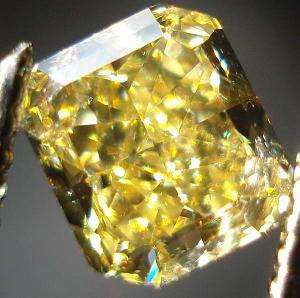**WOW [1.01CT] CANARY YELLOW DIAMOND - R1 NO RESERVE**