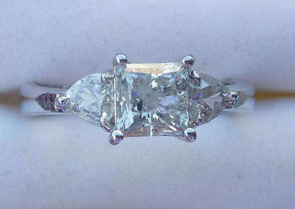 **BARGAIN [R42621]** GREAT VALUE [1.300ct] 18KT DIAMOND RING [1.00ct CENTRE] WHITE GOLD -BUY SAFE