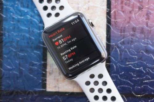 APPLE WATCH SERIES SE NIKE edition - 44mm - cracked screen