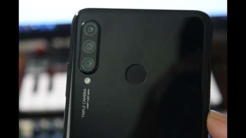 Huawei P30 Lite - Midnight Black - 128GB - Small chip on screen