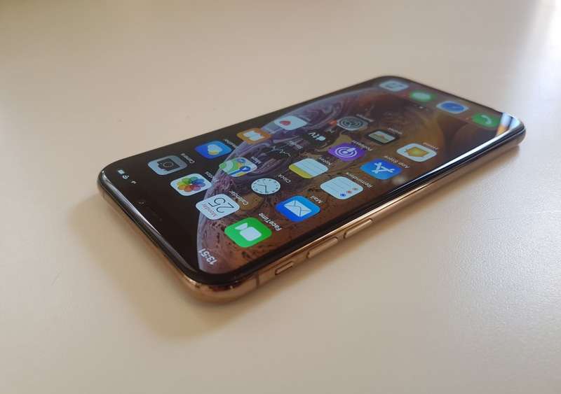 IPHONE XS - 64GB - GOLD - LOCAL STOCK
