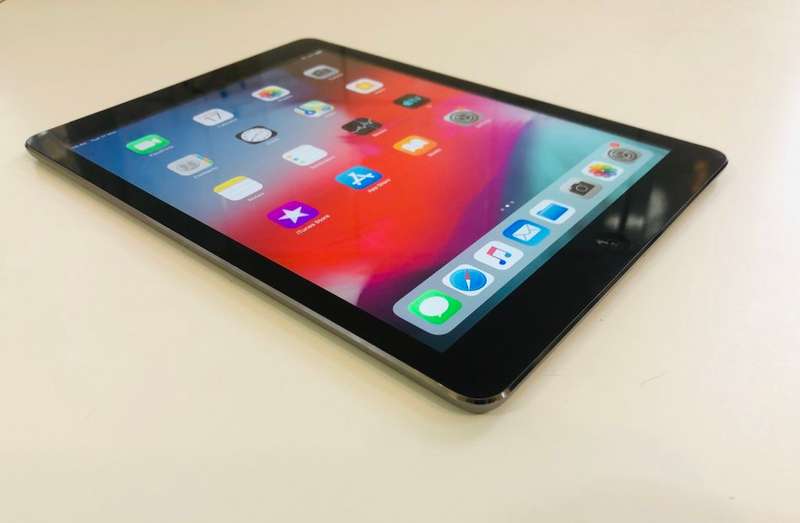 APPLE IPAD AIR 16GB - WIFI - SPACE GREY