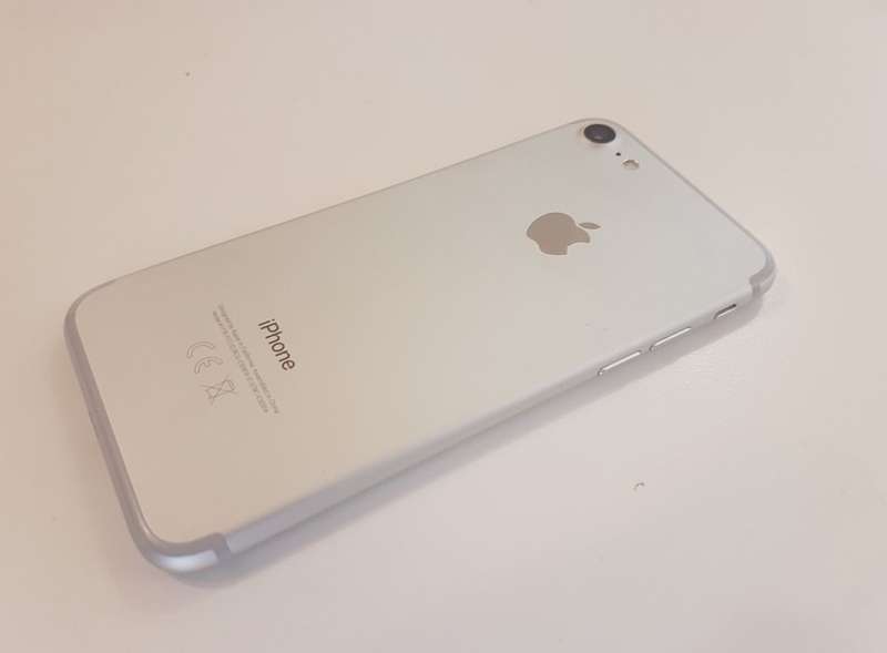 APPLE IPHONE 7 32GB - SILVER
