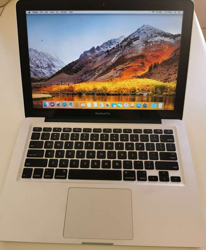 MACBOOK PRO - CORE i5 - 500GB HARD DRIVE