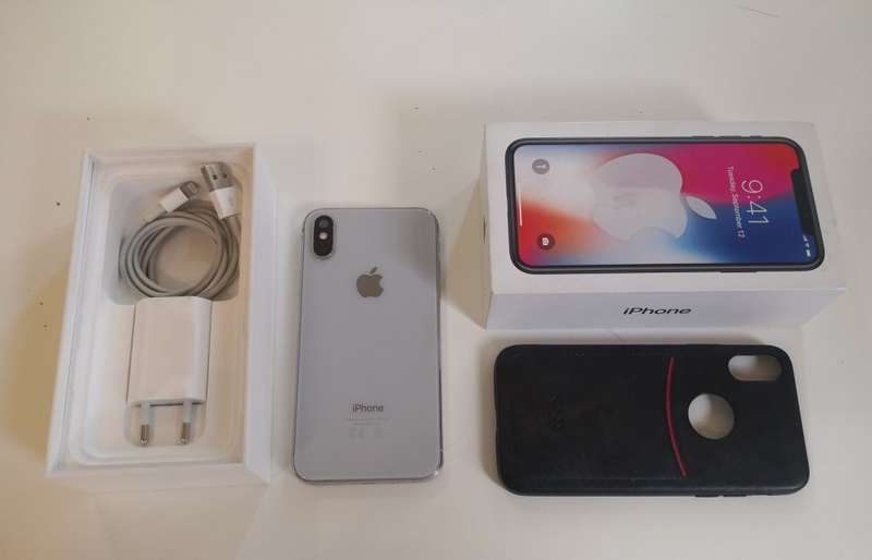 IPHONE XS - 256GB - SILVER - READ FULL DESCRIPTION