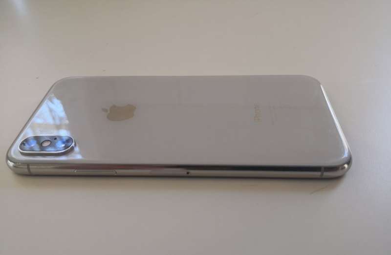 APPLE IPHONE X 256GB - SILVER- LOCAL STOCK - CRACKED SCREEN